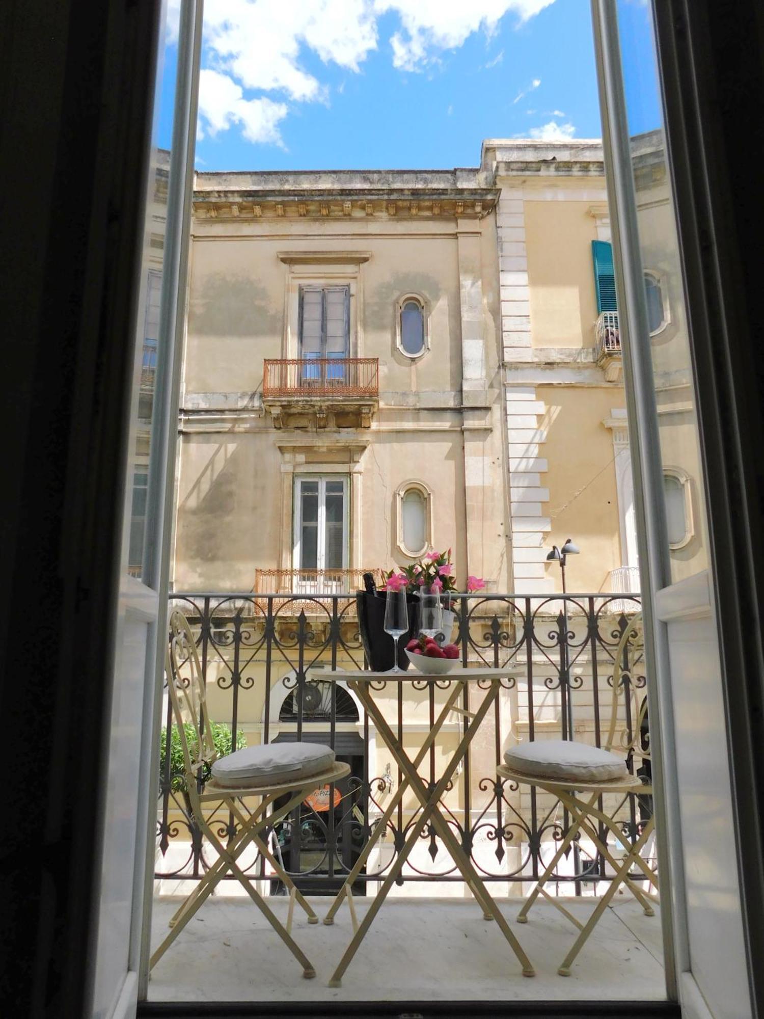 La Dimora Dei Mille Apartment Syracuse Bagian luar foto