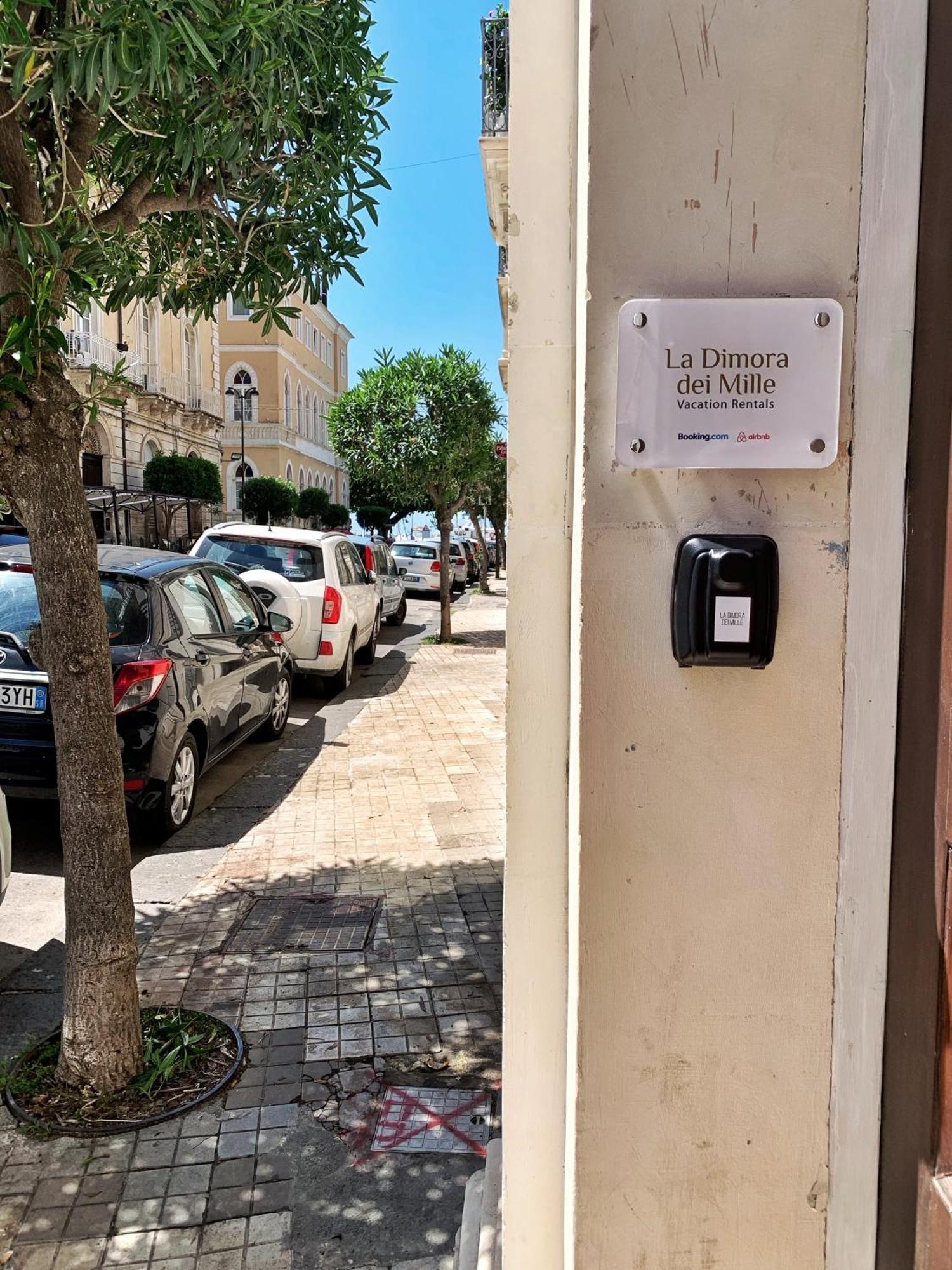 La Dimora Dei Mille Apartment Syracuse Bagian luar foto